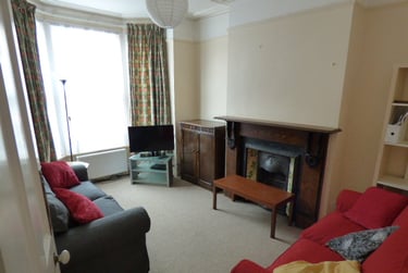 4 bed house, Empshott Road, Southsea, Portsmouth, PO48BY - Image 2
